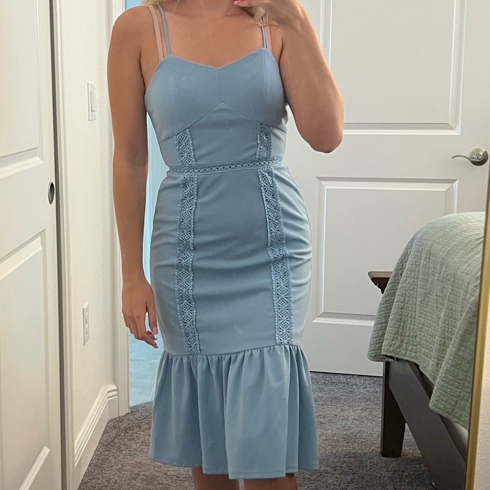 Light blue mermaid drop hem midi fitted trumpet dress